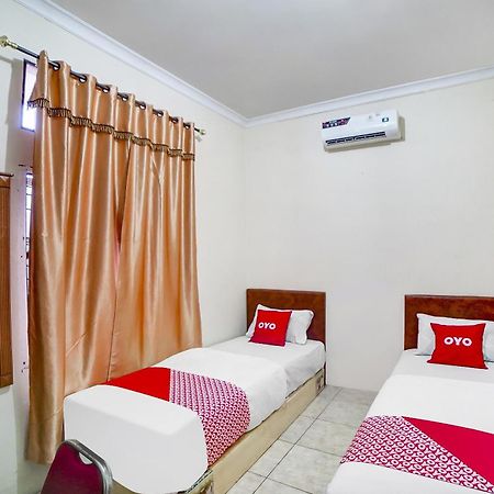 Oyo 91199 Felicia Homestay Medan Extérieur photo