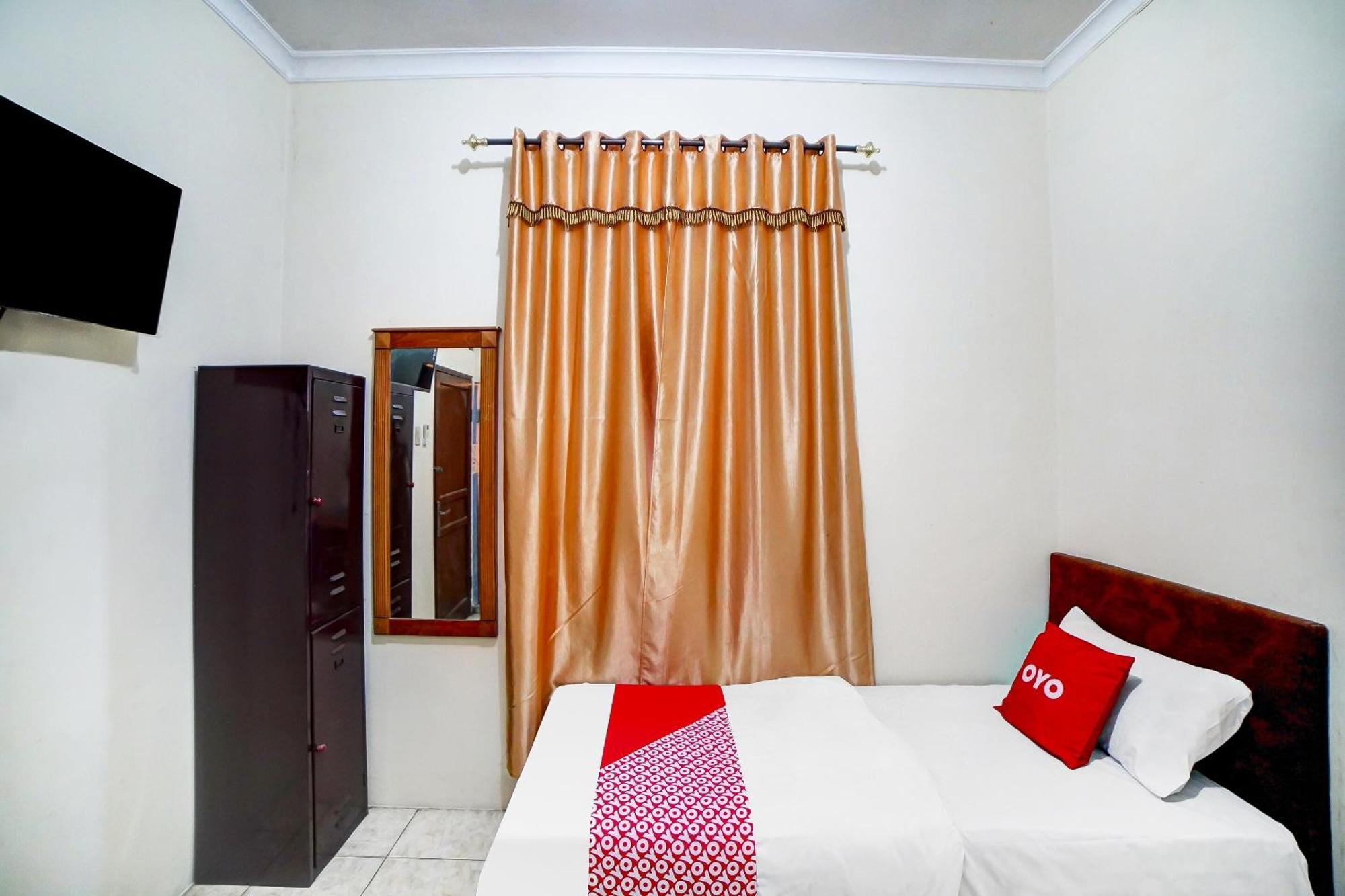 Oyo 91199 Felicia Homestay Medan Extérieur photo
