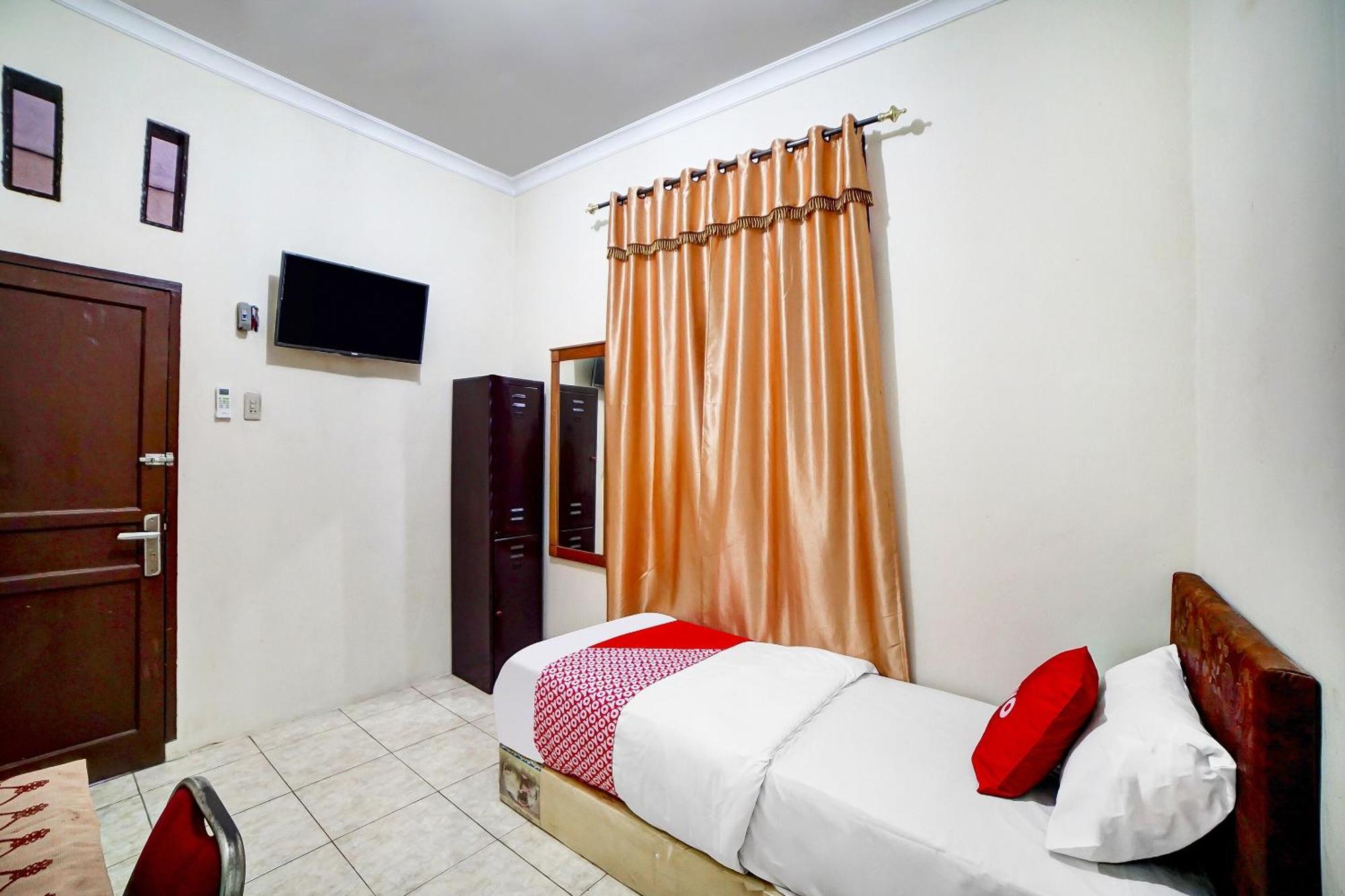 Oyo 91199 Felicia Homestay Medan Extérieur photo