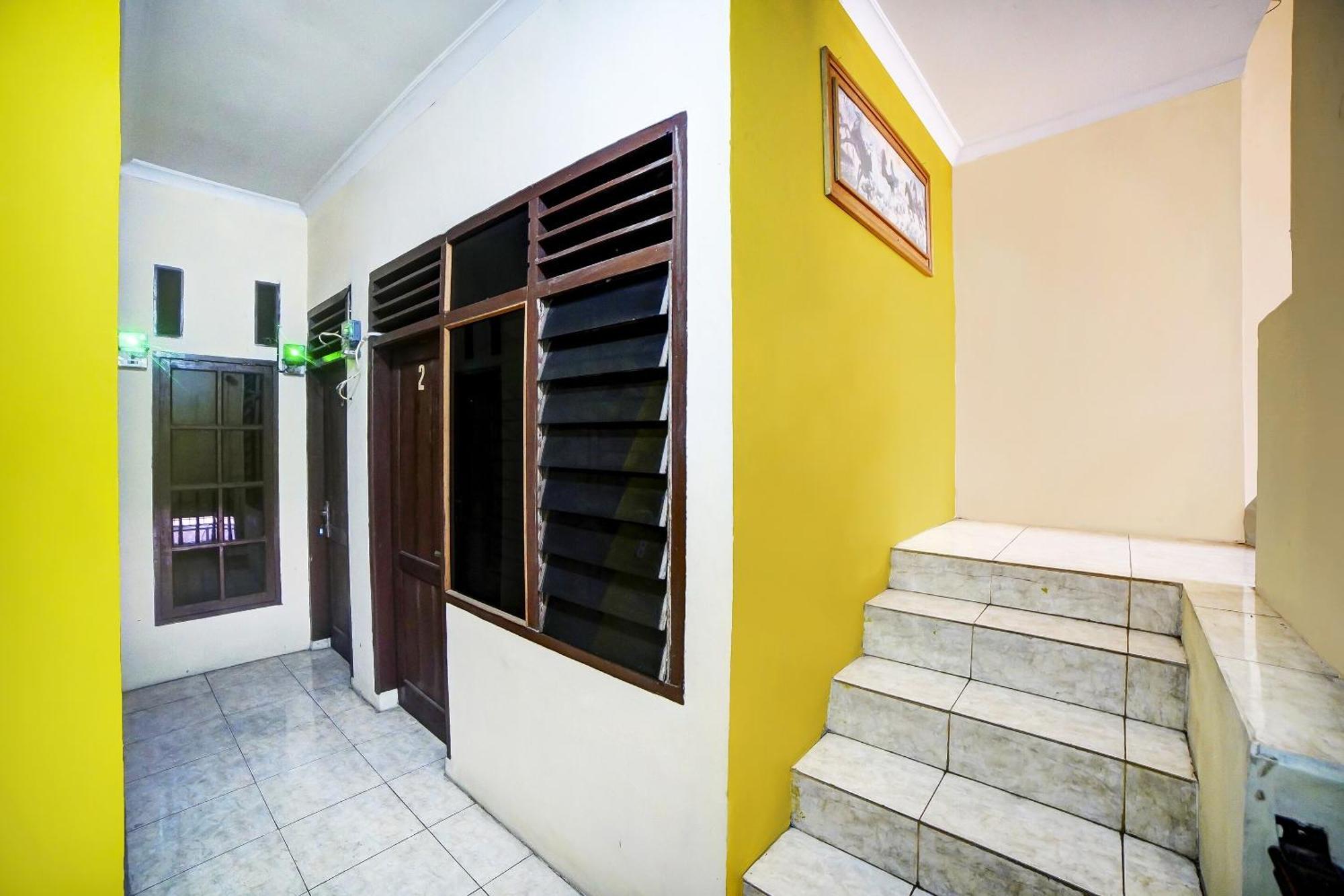 Oyo 91199 Felicia Homestay Medan Extérieur photo