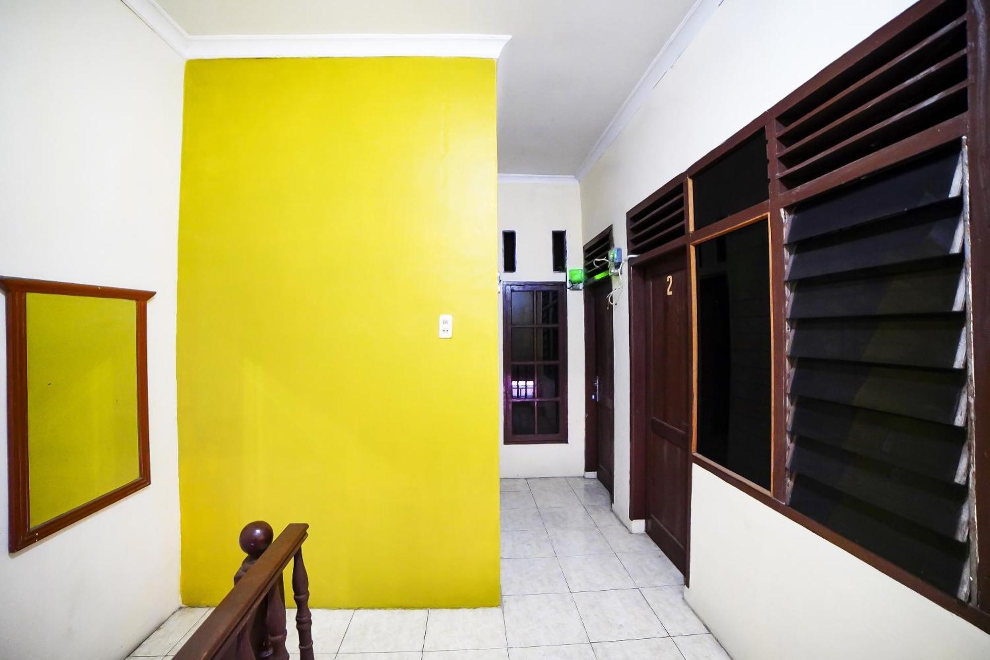 Oyo 91199 Felicia Homestay Medan Extérieur photo