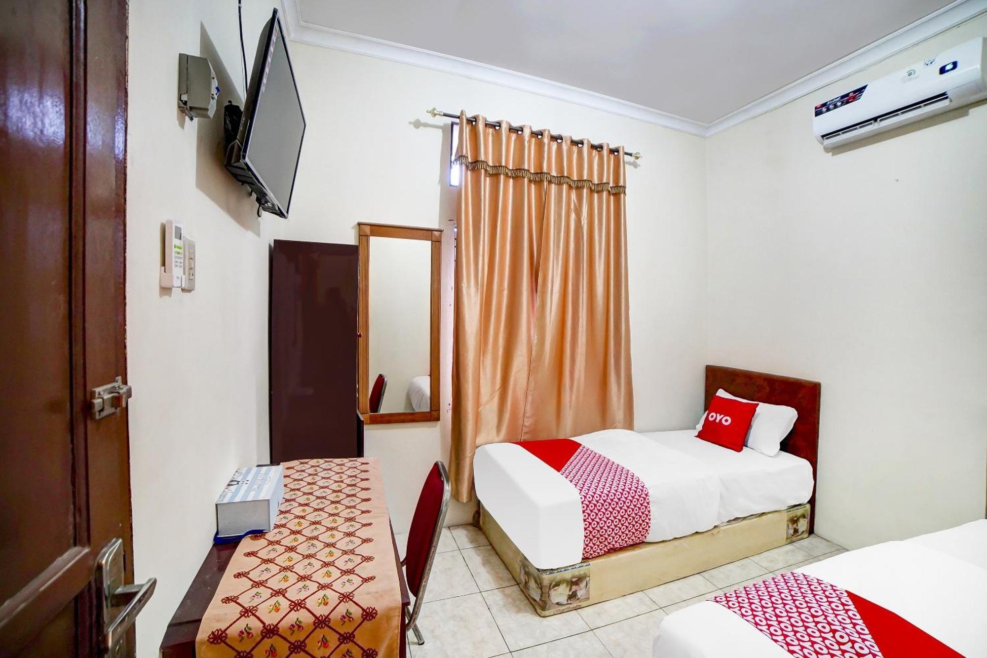 Oyo 91199 Felicia Homestay Medan Extérieur photo