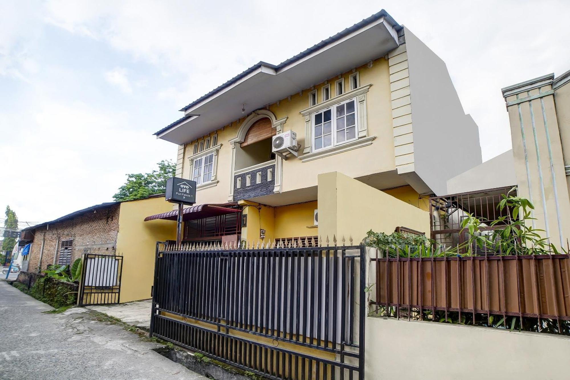 Oyo 91199 Felicia Homestay Medan Extérieur photo