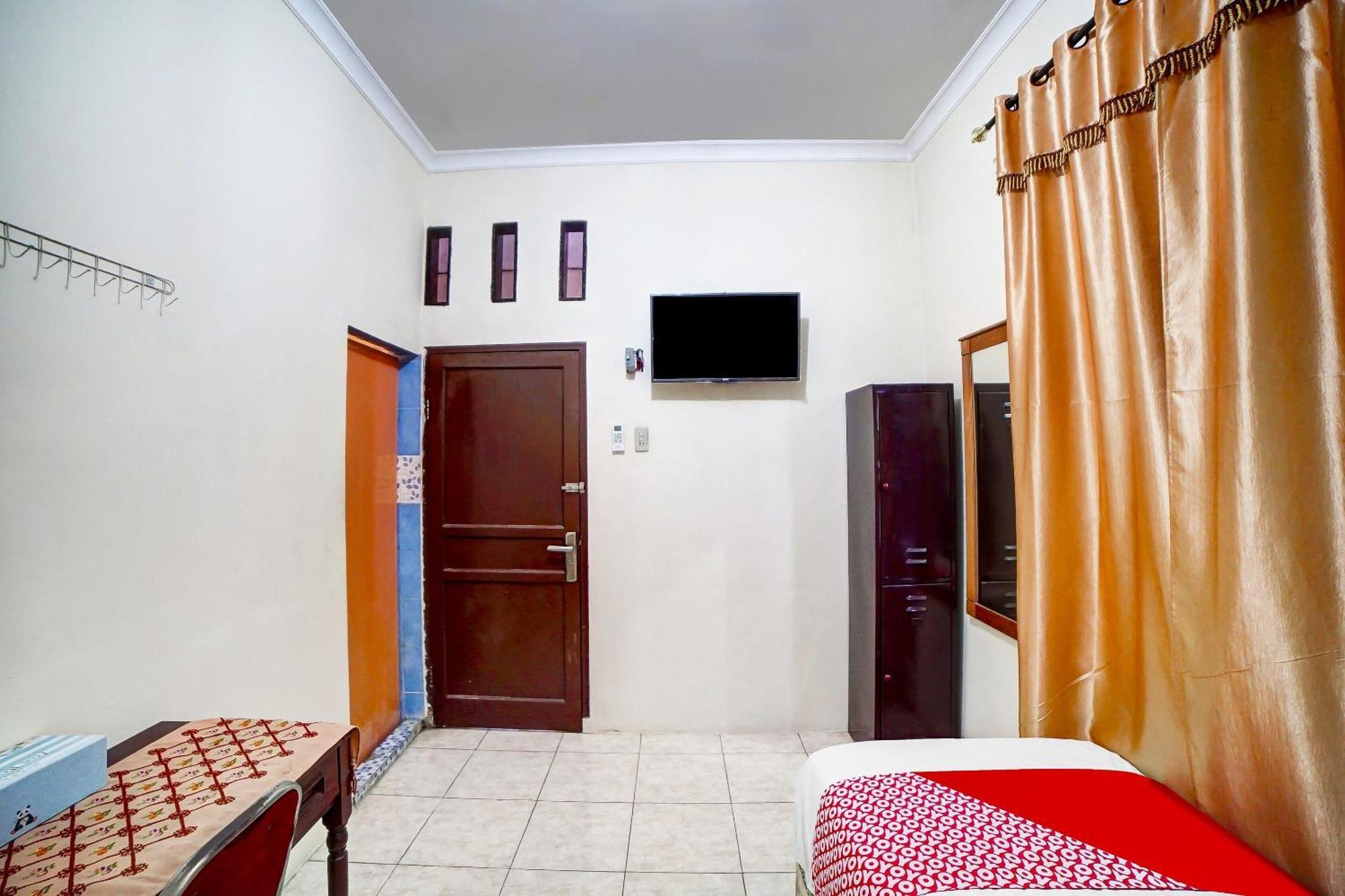 Oyo 91199 Felicia Homestay Medan Extérieur photo